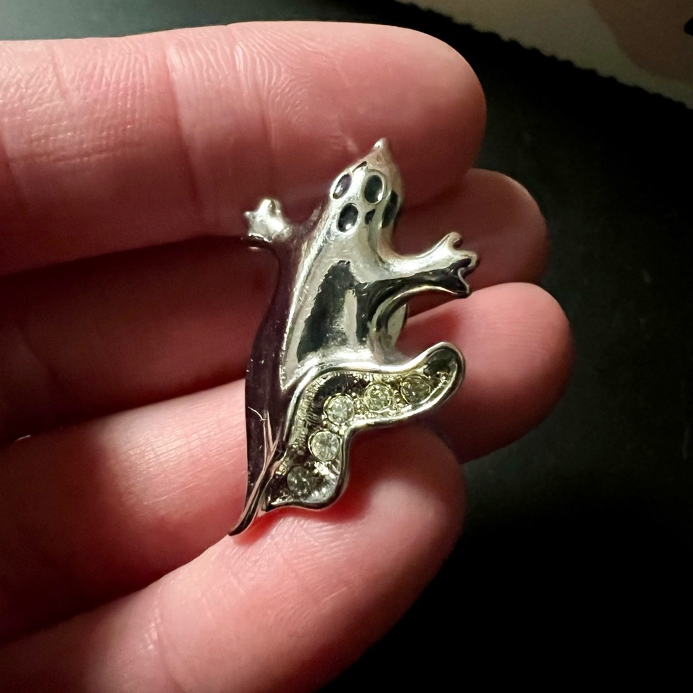 Diamond Ghost Pin